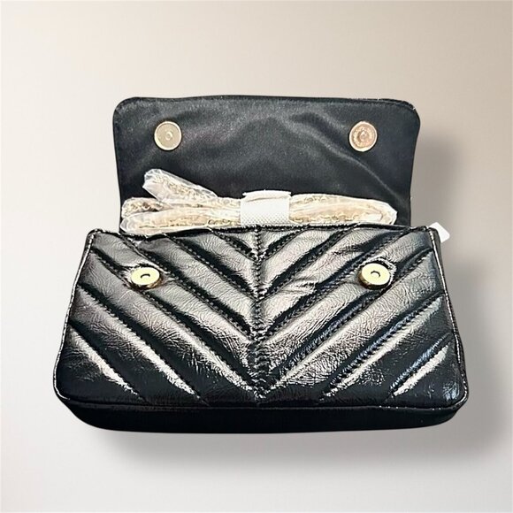 New Nicole Miller Black Quilted Crossbody Bag Chevron Gold Chain Cocktail Party - Picture 4 of 12